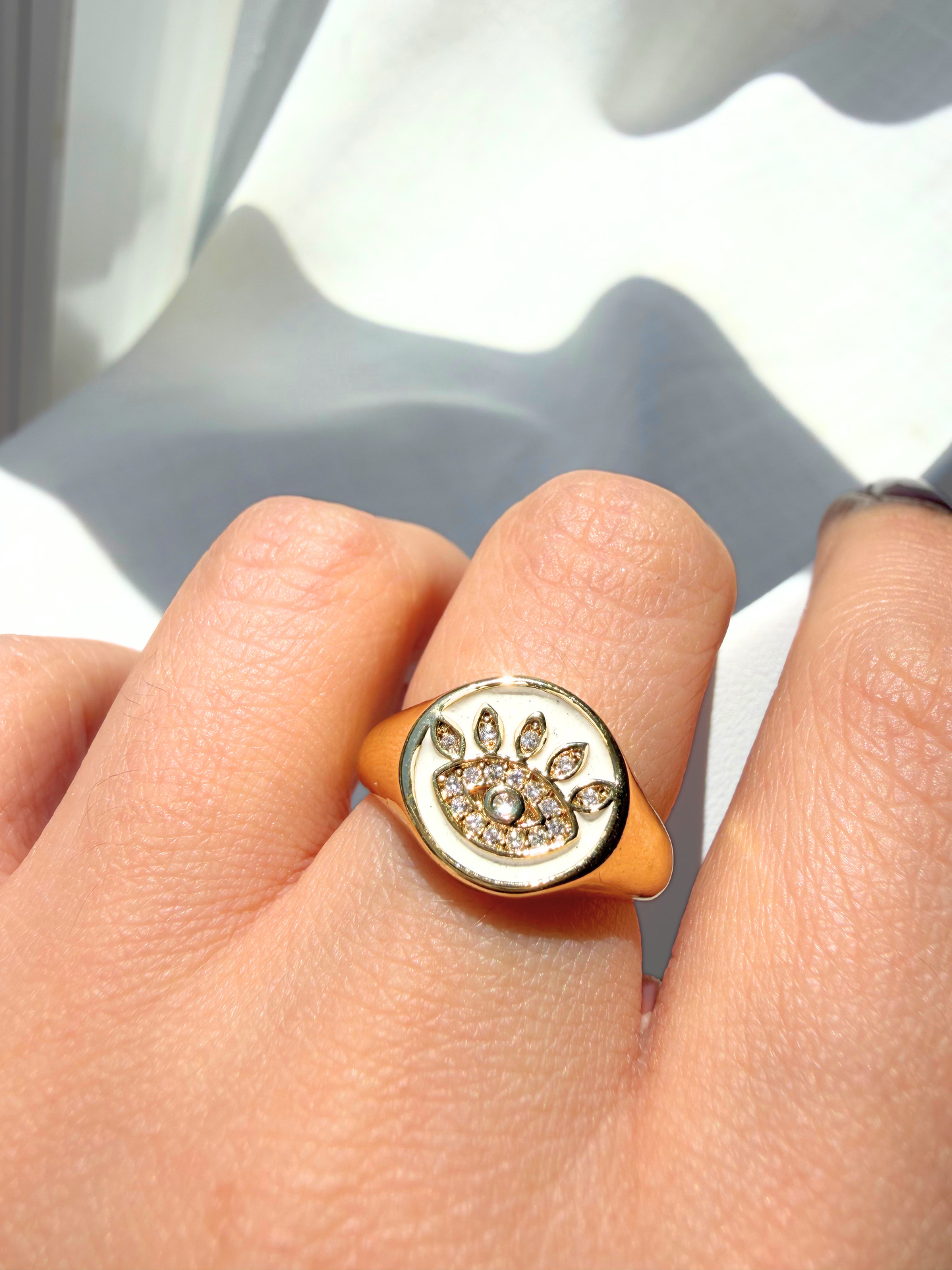 Evil Eye ring in white