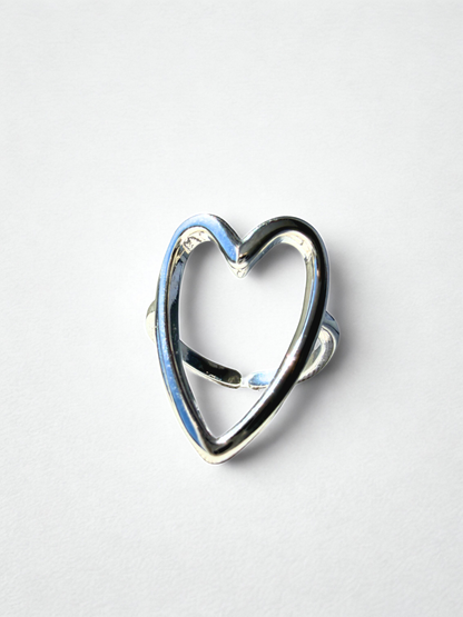 Open Up- heart ring in white