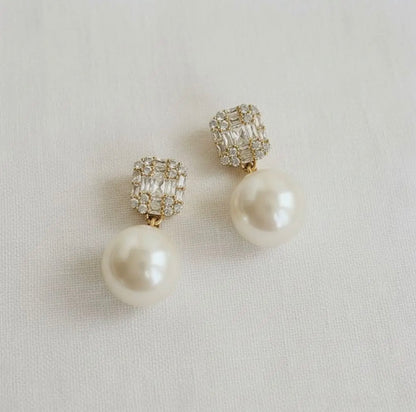 Vintage Pearl Drop