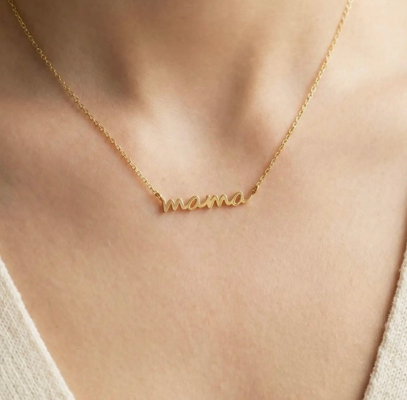 Mama pendant