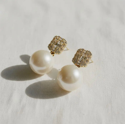 Vintage Pearl Drop