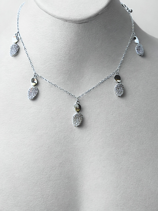 Choker Charm in White